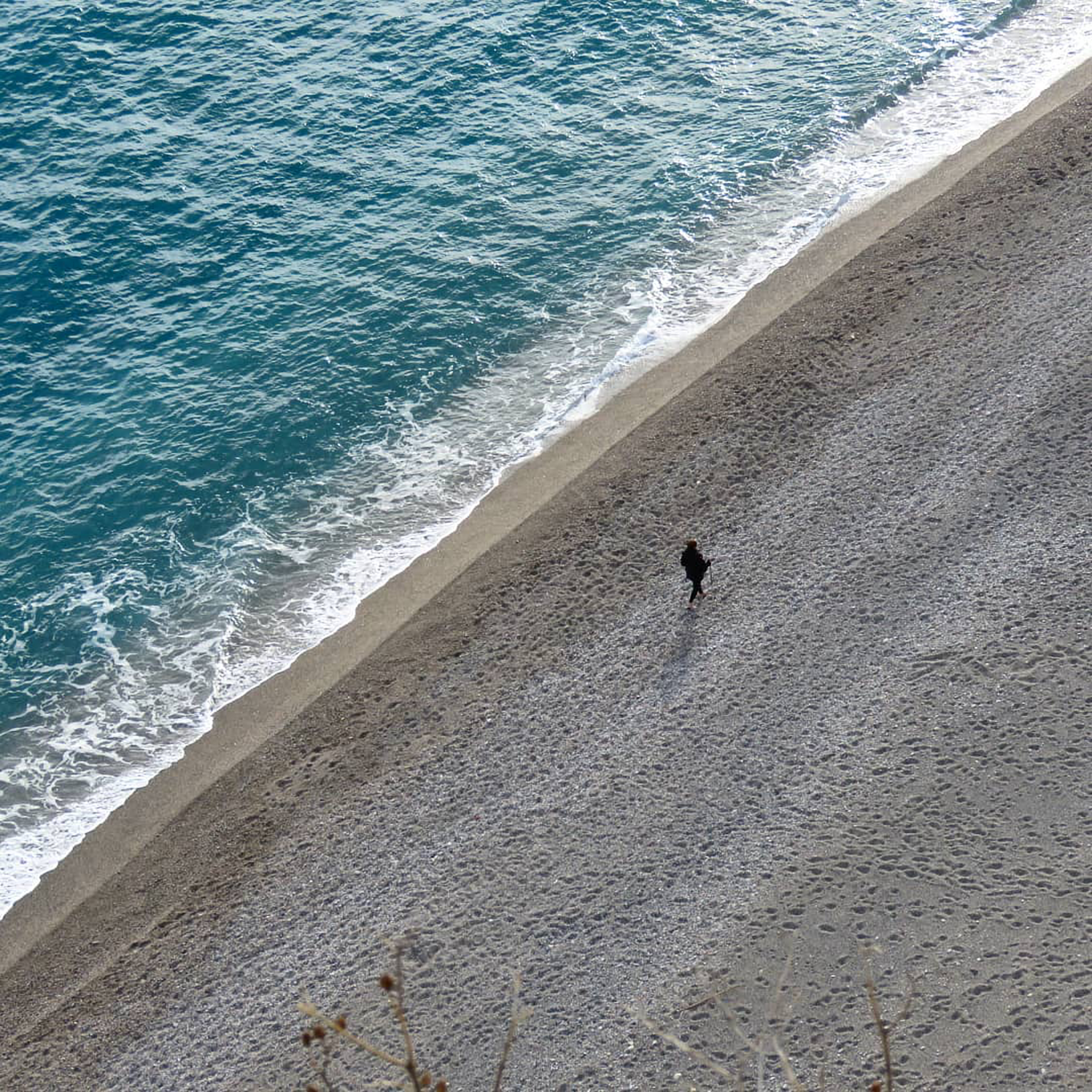 A FILO DELLE ONDE